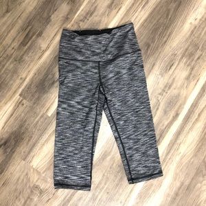 Victoria’s Secret Cropped Leggings